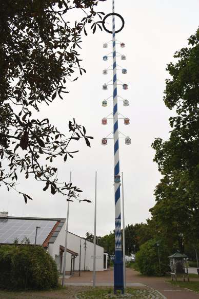 Maibaum Hochbrück Sept 2025