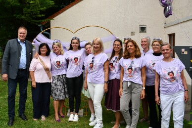 Verabschiedung Spatzennest Team mit Bürgermeister