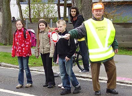 Für mehr Sicherheit auf dem Schulweg: Stadt Garching sucht weiterhin dringend Schulweghelfer (Bild)