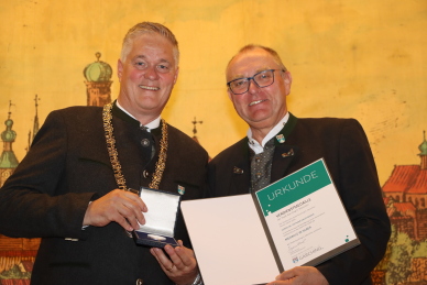 04_Verdienstmedaille Gruchmann