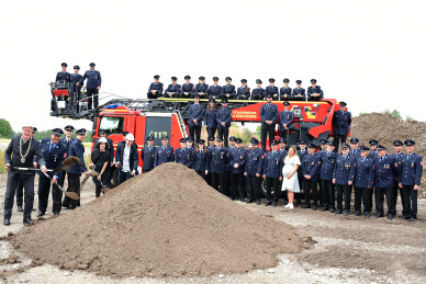 Spatenstich Feuerwehr Garching